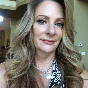 Meet your Posher, Joye